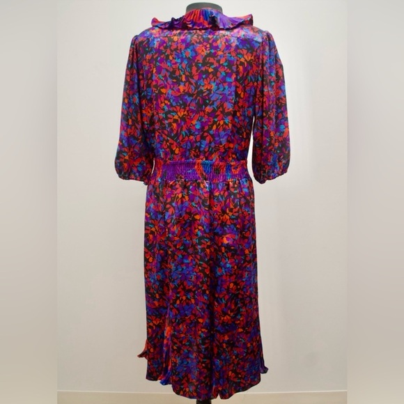 ASSORTI Floral V-Neck Dress in Red and Blue - Picture 12 of 13